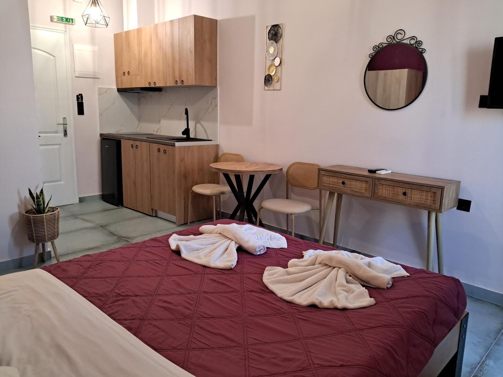 Poppy Beloni Aparthotel Chania  Bagian luar foto